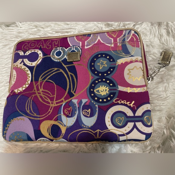 Coach - Picture 2 of 3